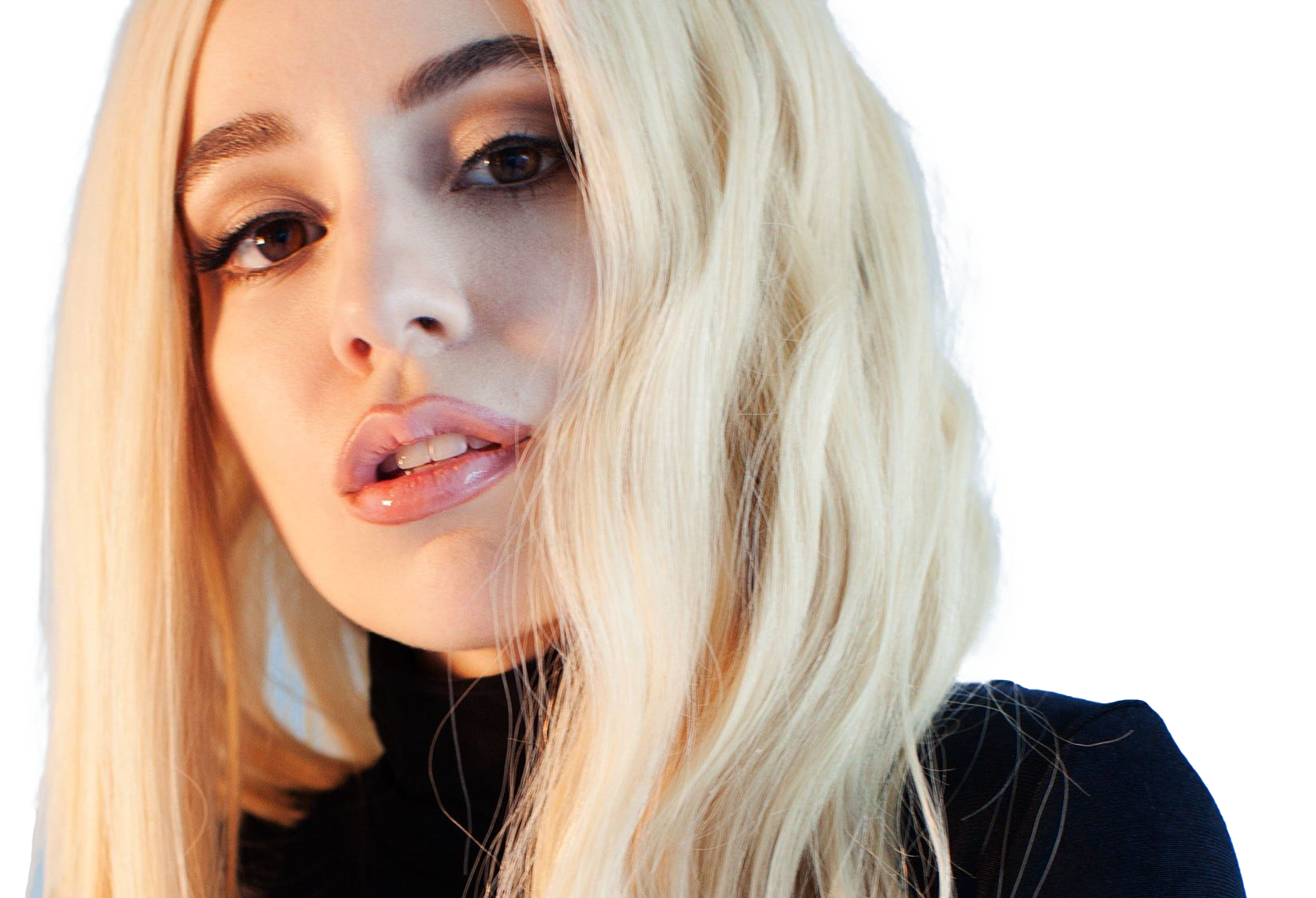 Ava Max Singer PNG Photo