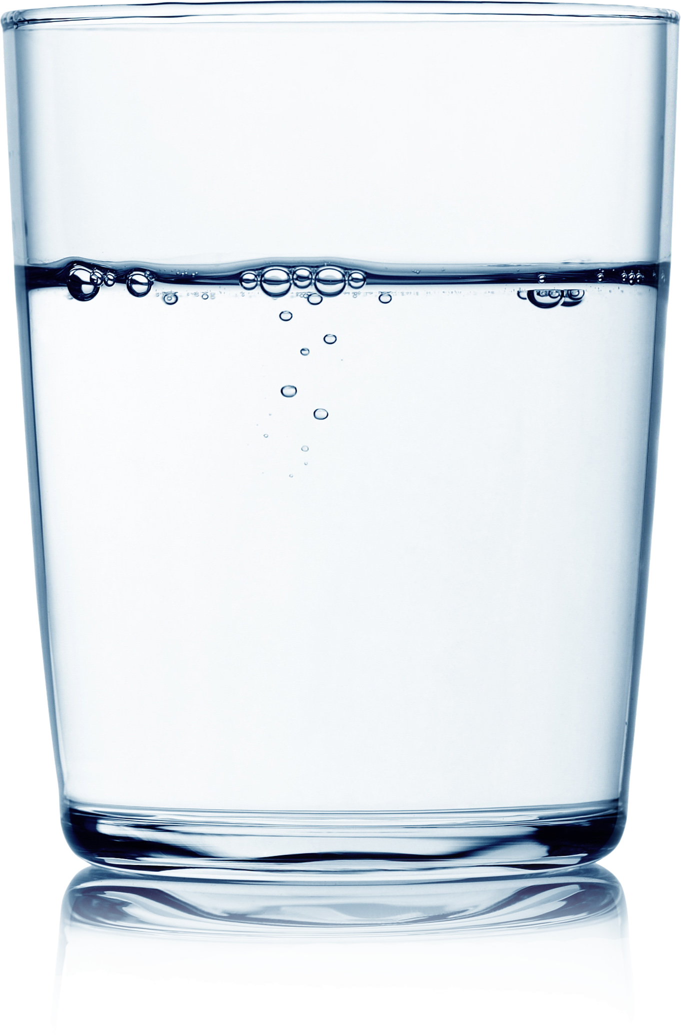 زجاج الماء شفاف